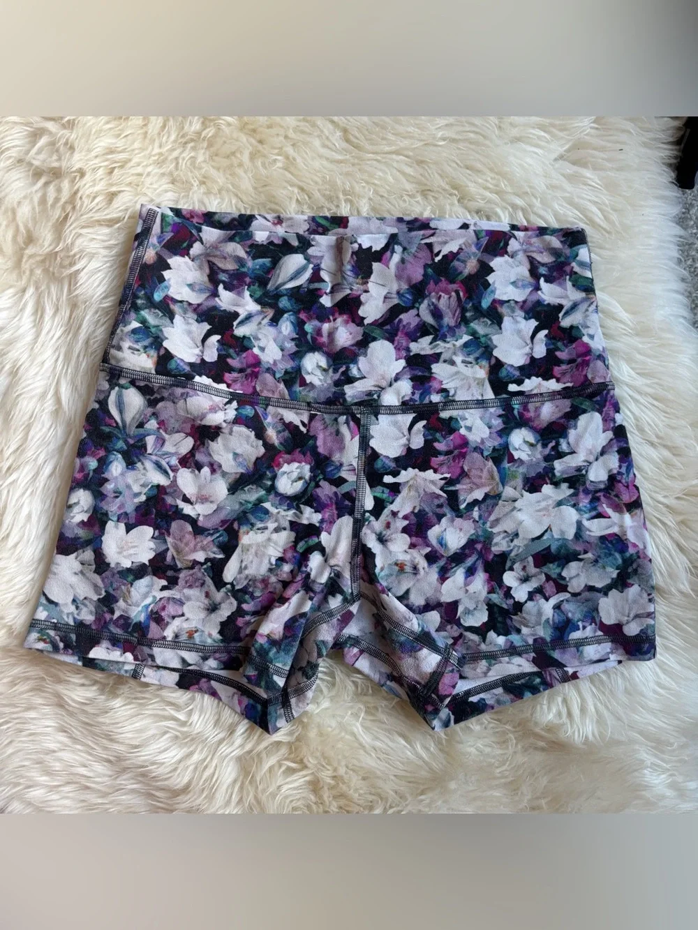 Lululemon floral print bike shorts. Size 8
